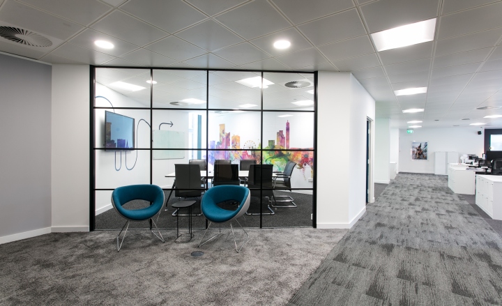 開放式互動(dòng)型辦公室裝修效果圖