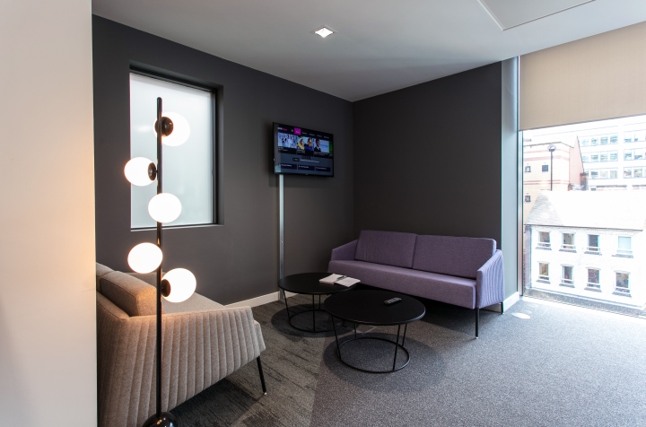 開放式互動(dòng)型辦公室裝修效果圖